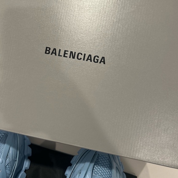 Designer Sneaker - Picture 8 of 8